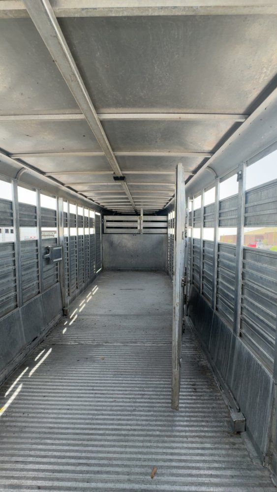 2001 Kiefer Built 22' Stock Trailer