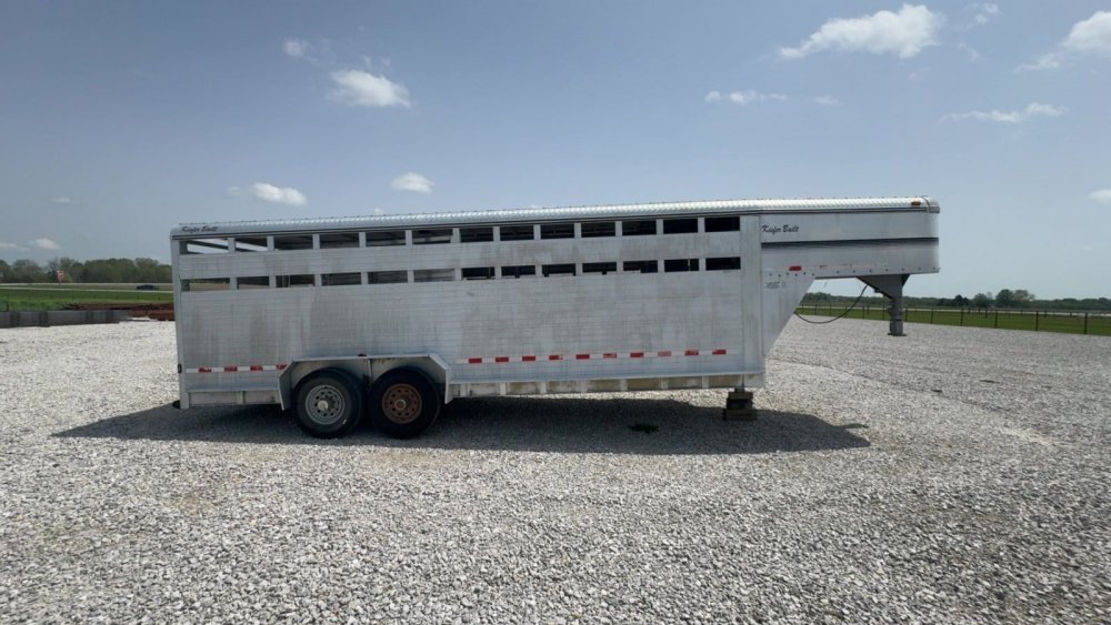 2001 Kiefer Built 22' Stock Trailer