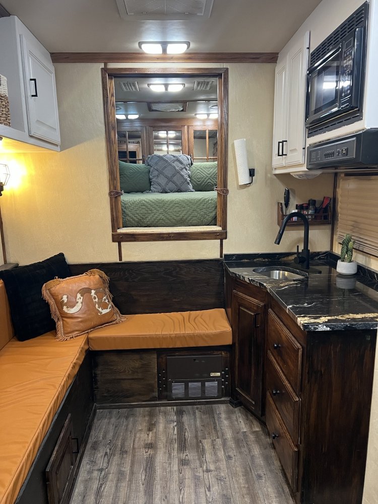 2003 Elite 4H 17' LQ w/ Bunkroom