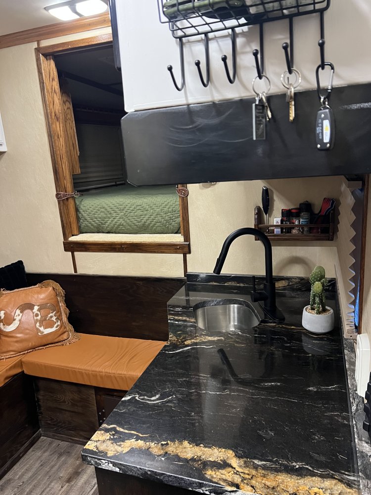 2003 Elite 4H 17' LQ w/ Bunkroom