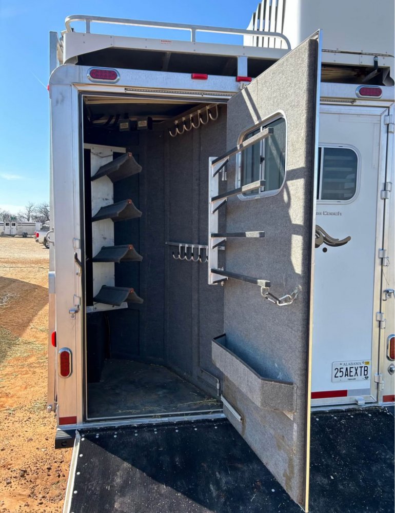 2014 Platinum 4 Horse w/ 18' Outlaw Conversions