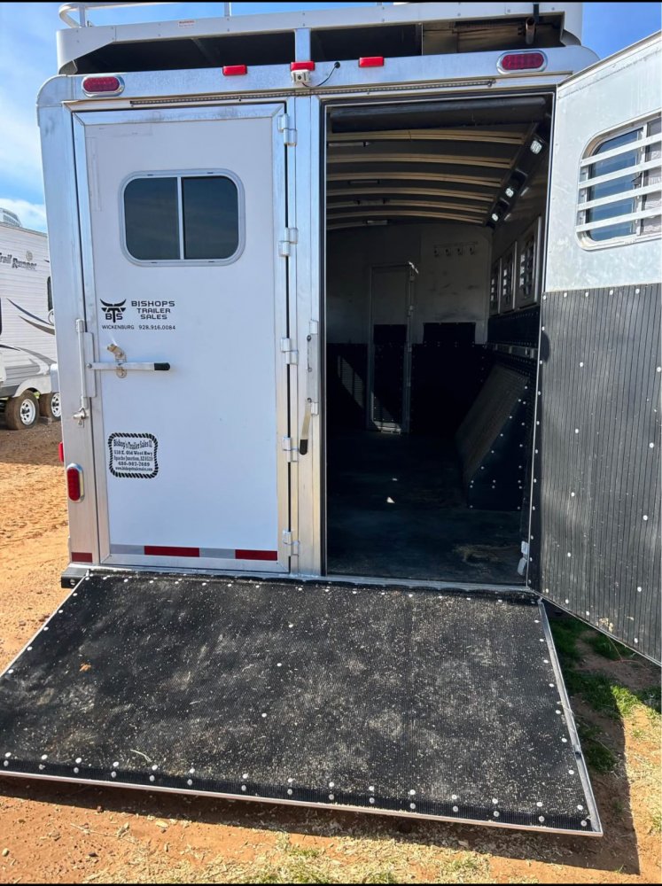 2014 Platinum 4 Horse w/ 18' Outlaw Conversions