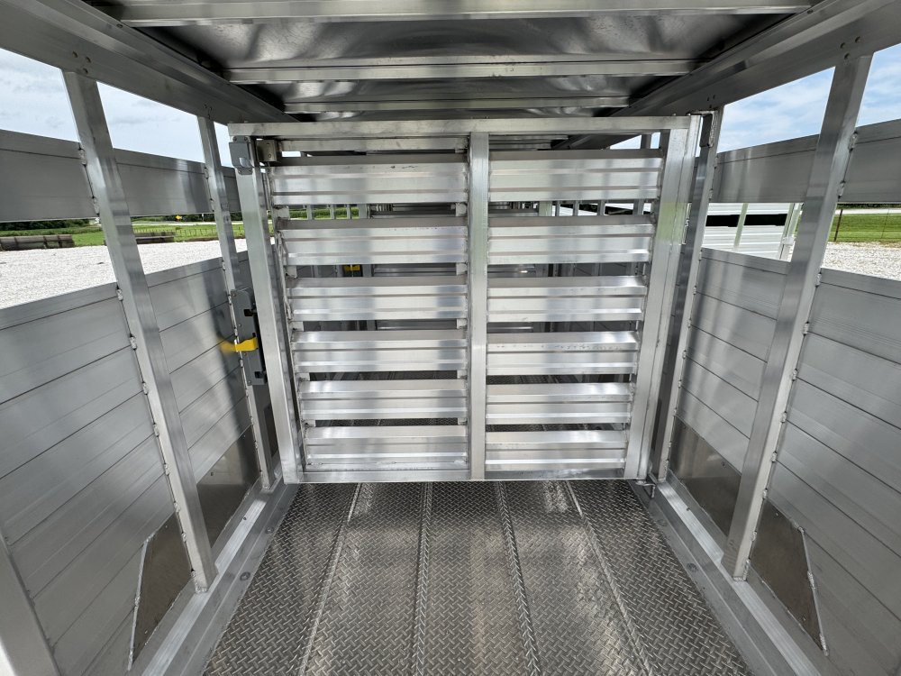 2026 Eby Maverick 24' Livestock Trailer