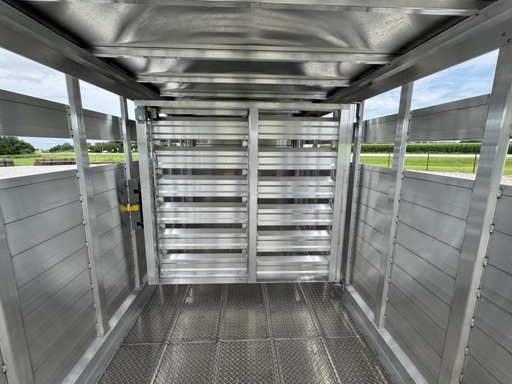 2026 Eby Maverick 24' Livestock Trailer