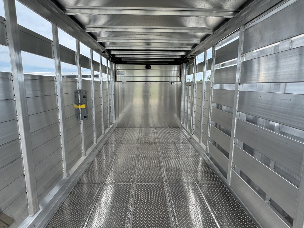 2026 Eby Maverick 24' Livestock Trailer