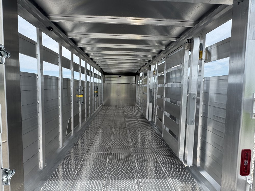 2026 Eby Maverick 24' Livestock Trailer