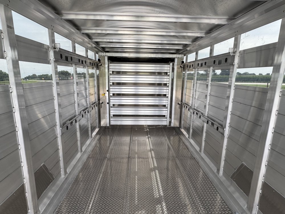 2026 Eby Maverick 24' Livestock Trailer