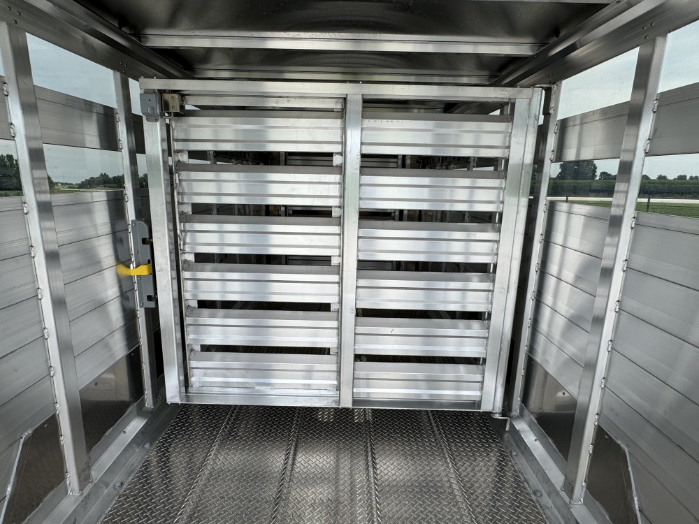 2026 Eby Maverick 24' Livestock Trailer