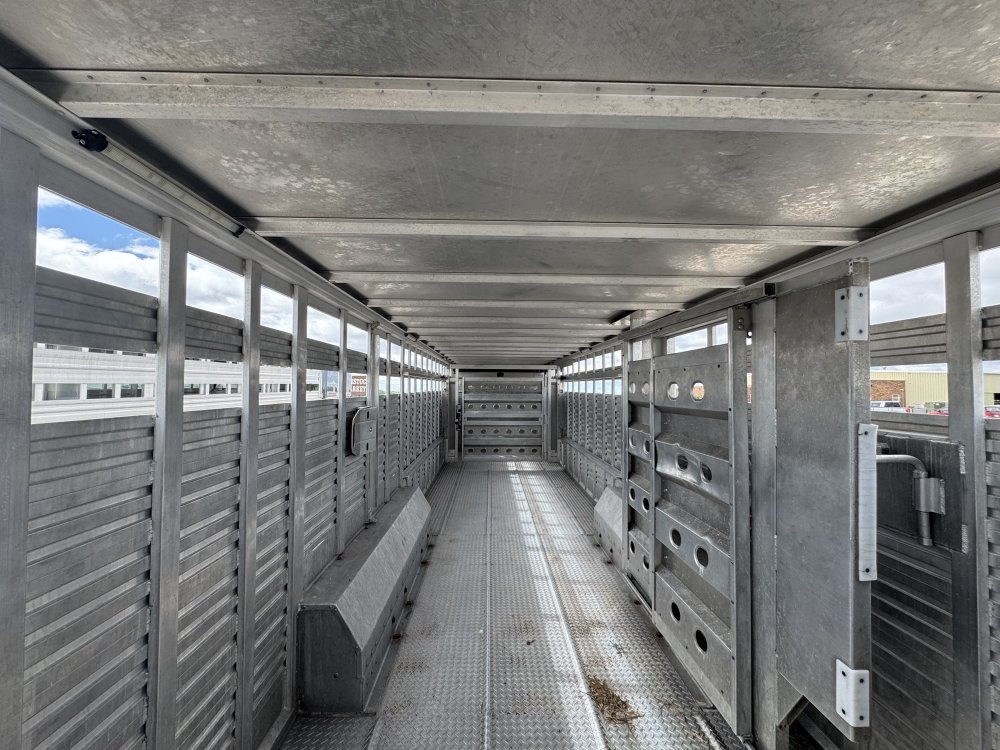 2018 Eby Ruff Neck 30' Stock Trailer