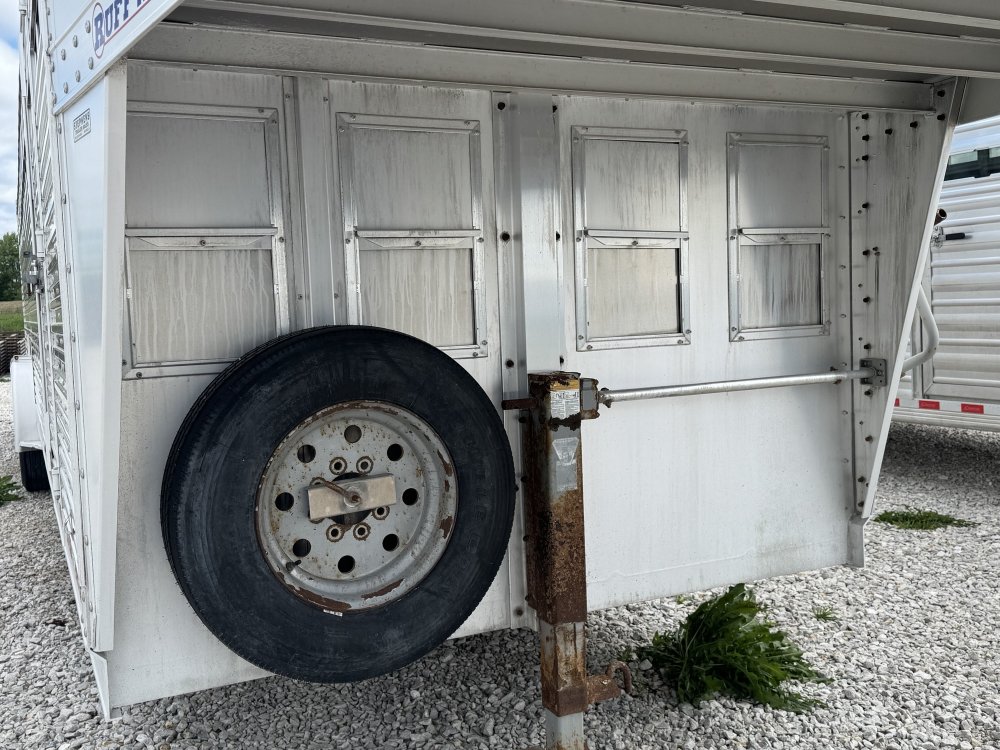 2018 Eby Ruff Neck 30' Stock Trailer