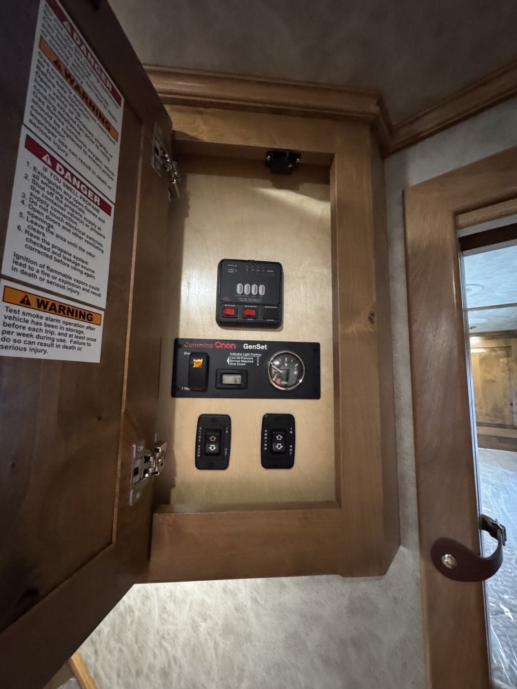 2026 Twister 5 Horse Side Load 13'6 Trail Boss Horse - Living Quarters