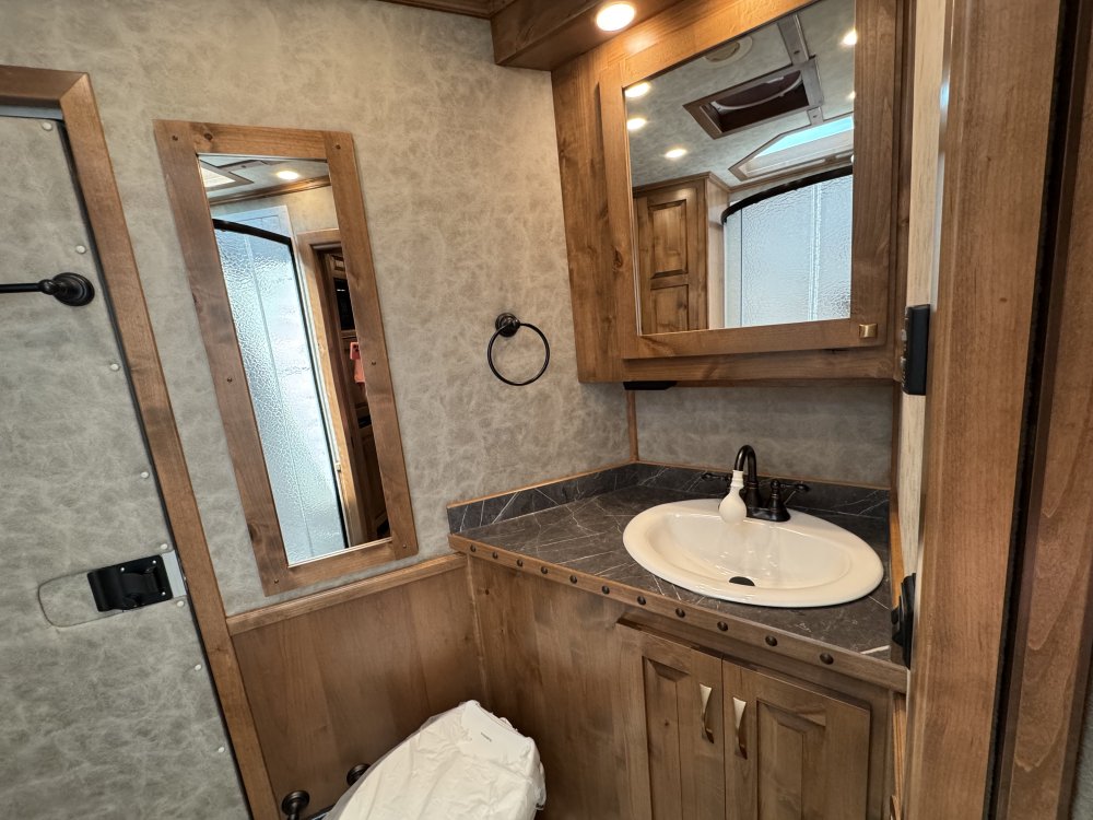 2026 Twister 5 Horse Side Load 13'6 Trail Boss Horse - Living Quarters