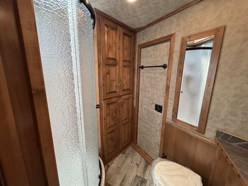 2026 Twister 5 Horse Side Load 13'6 Trail Boss Horse - Living Quarters