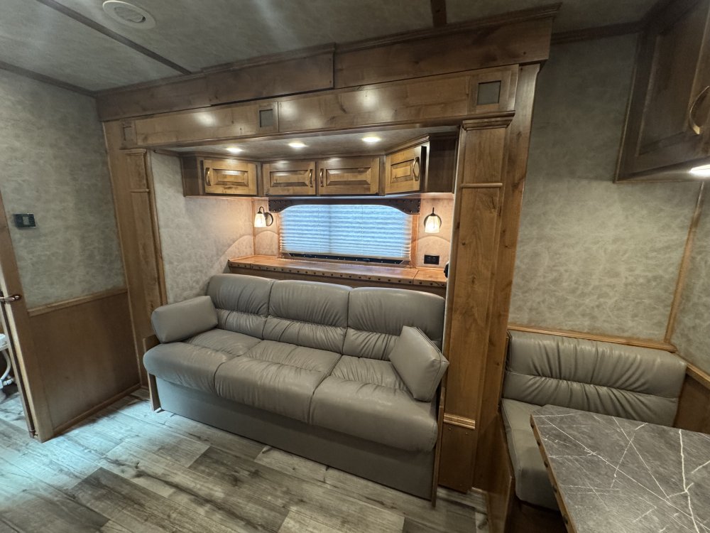 2026 Twister 5 Horse Side Load 13'6 Trail Boss Horse - Living Quarters