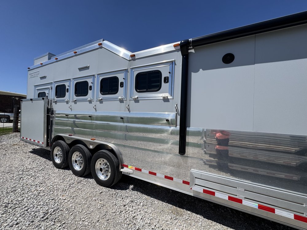 2026 Twister 5 Horse Side Load 13'6 Trail Boss Horse - Living Quarters