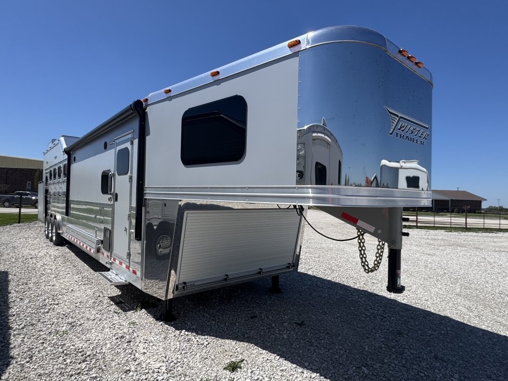 2026 Twister 5 Horse Side Load 13'6 Trail Boss Horse - Living Quarters