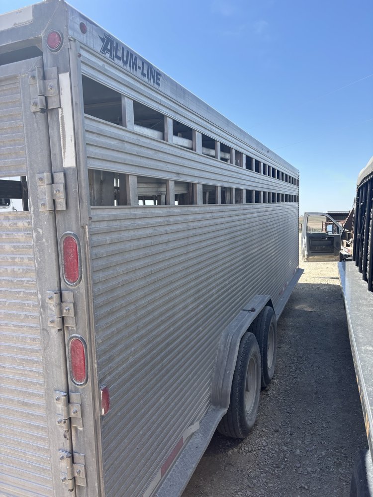 2017 Alumline 25' Livestock Trailer