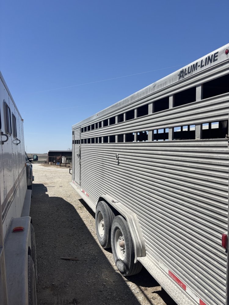 2017 Alumline 25' Livestock Trailer