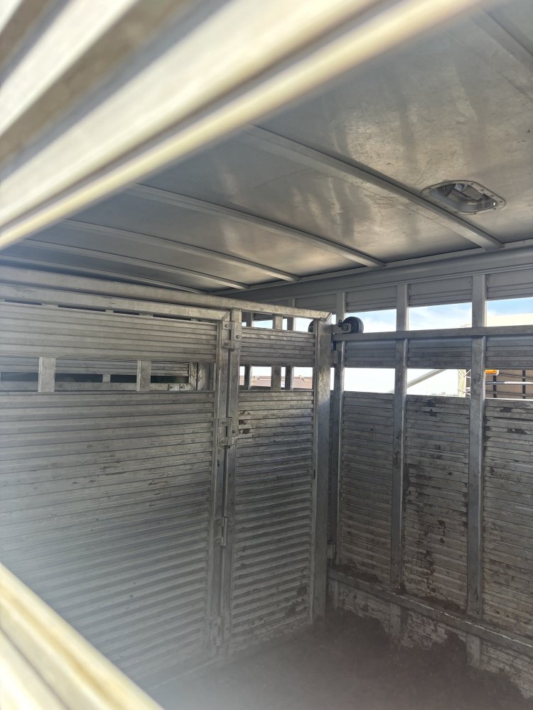 2017 Alumline 25' Livestock Trailer