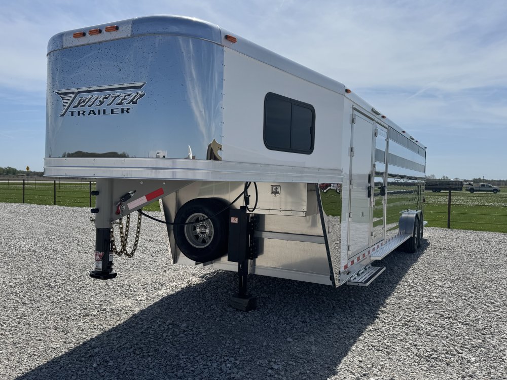 2025 Twister 28' Stock Combo