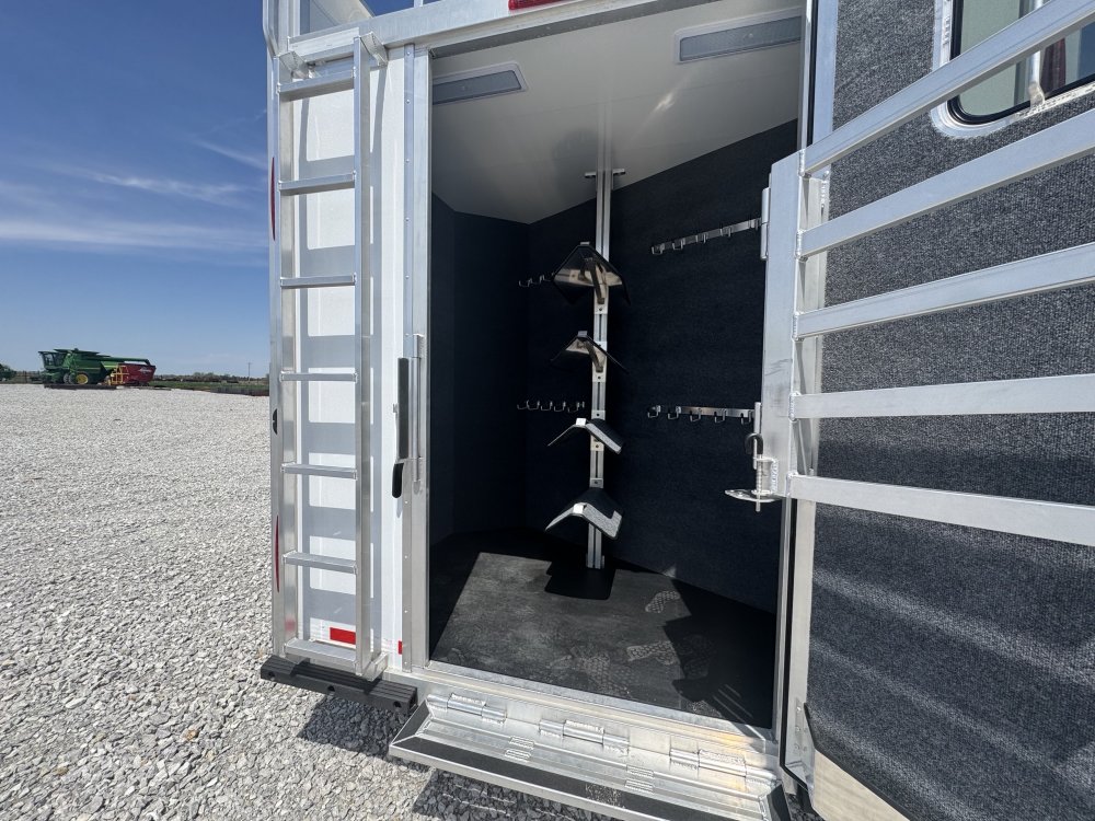 2025 Twister 14'9 Trail Boss LQ 4 Horse Side Load