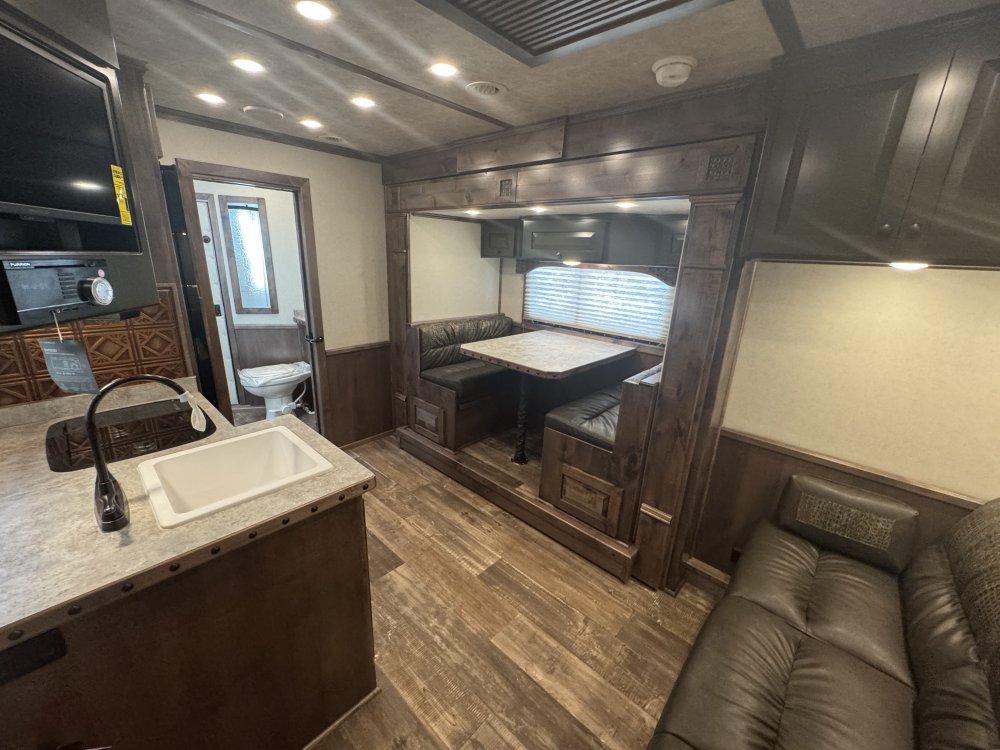 2025 Twister 14'9 Trail Boss LQ 4 Horse Side Load