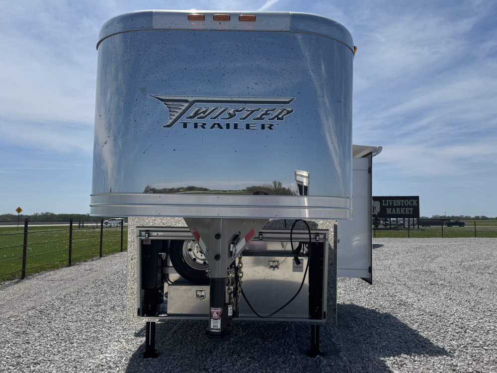 2025 Twister 14'9 Trail Boss LQ 4 Horse Side Load