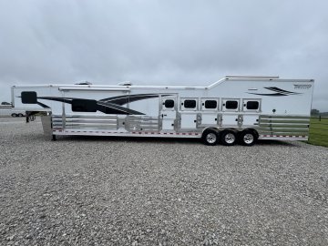 2025 Twister 17'6 Trail Boss LQ 5 Horse Side Load