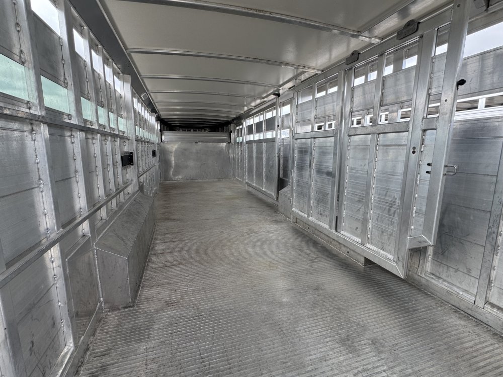 2023 Cimarron 24' Livestock Trailer