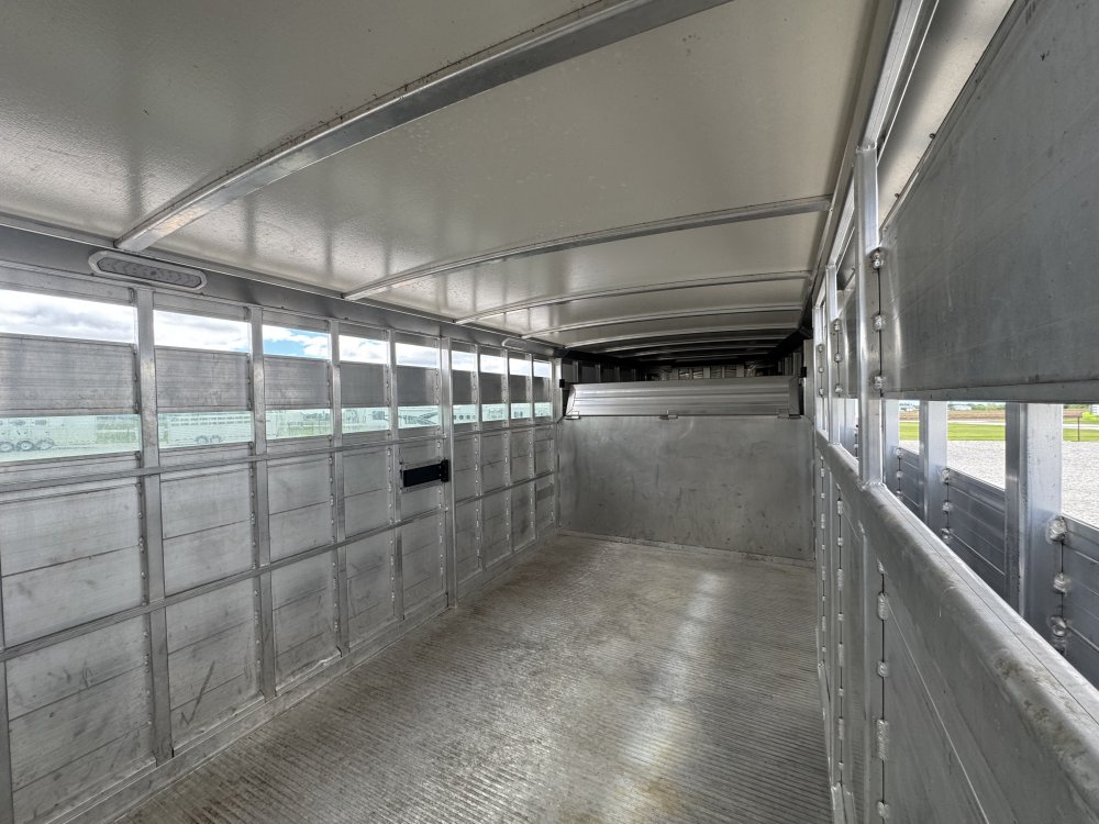 2023 Cimarron 24' Livestock Trailer