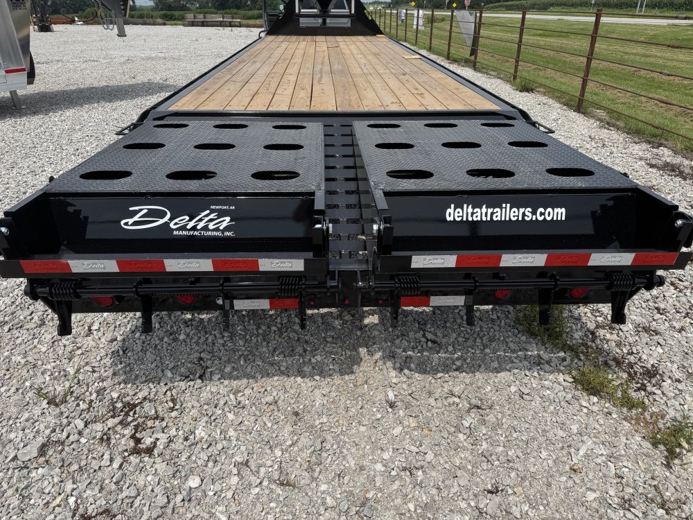 2026 Delta 30' 10k Tandem Dually Flatbed