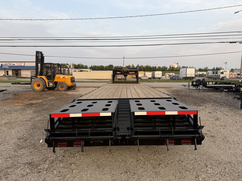 8'x32' Caliber Gooseneck