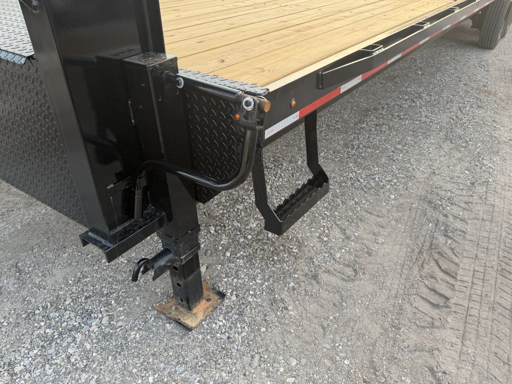 8'x32' Caliber Gooseneck
