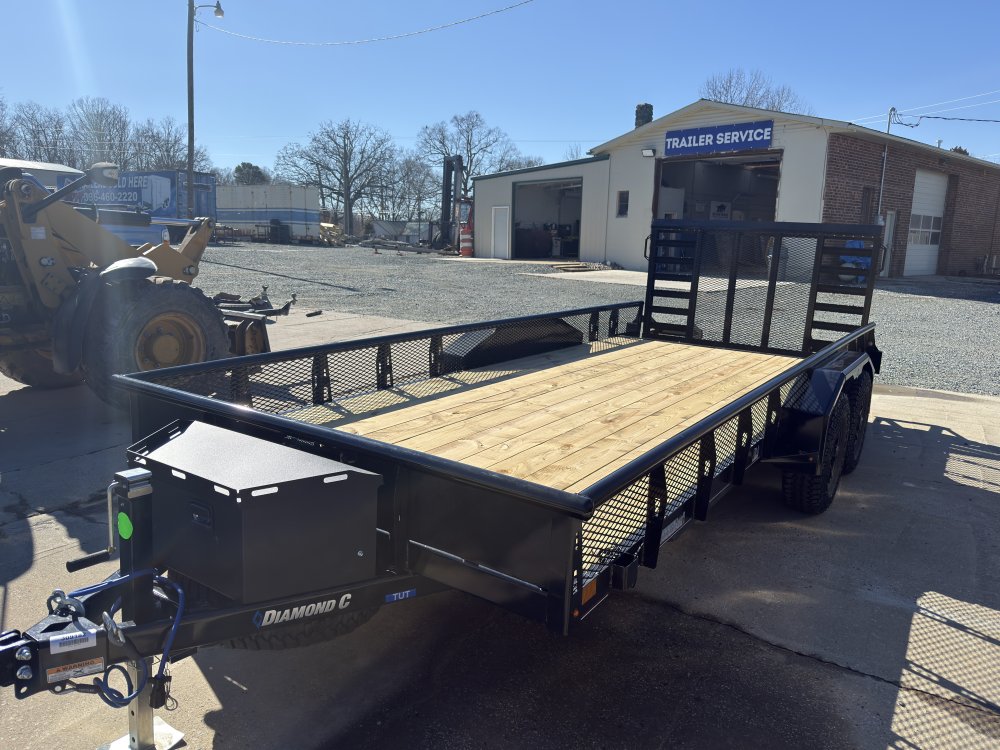 2026 Diamond C TUT Utility 9.9K GVWR 83x18 Venture Black