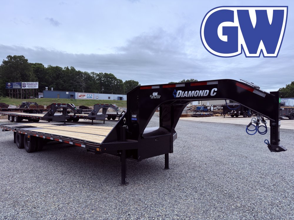 2026 Diamond C FMAX 210 Gooseneck 102x32 25K GVWR Black
