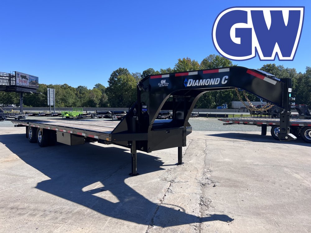 2027 Diamond C FMAX 212 Trailer 102x32 25.9K GVWR Black