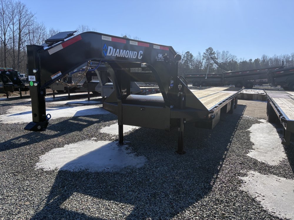 2026 Diamond C FMAX 212 25.9K GVWR 102X35 Black