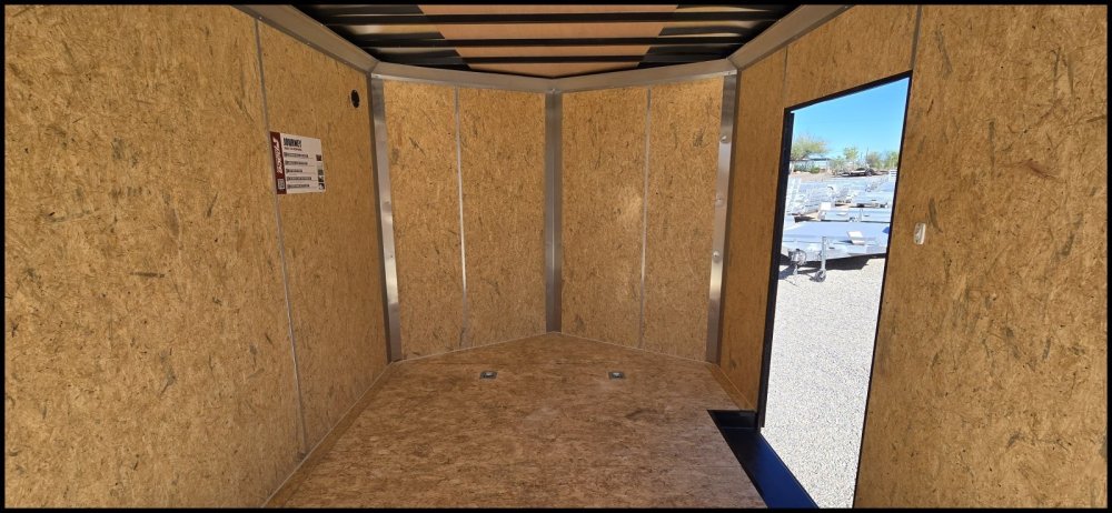 8.5'x16' Look Enclosed