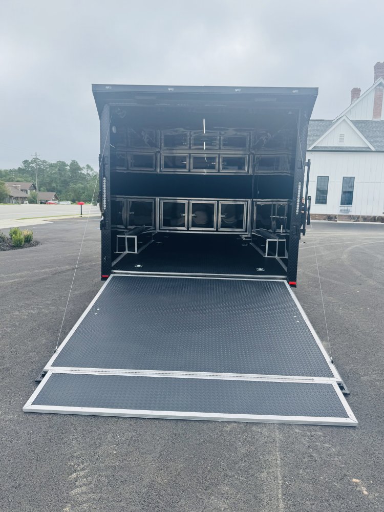 8.5'x18' Panther Enclosed
