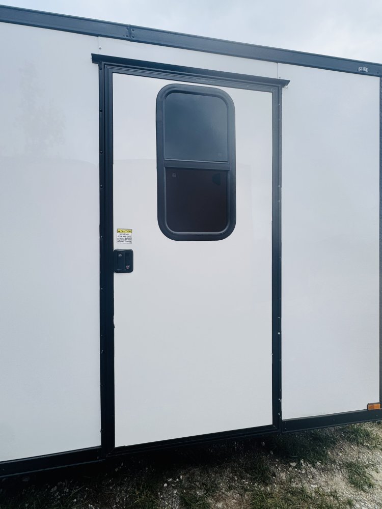 8.5'x24' Panther Enclosed