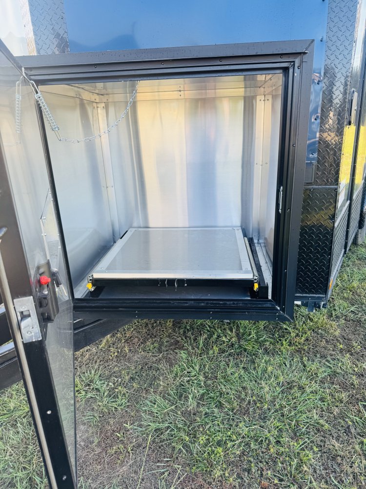 8.5'x16' Panther Enclosed