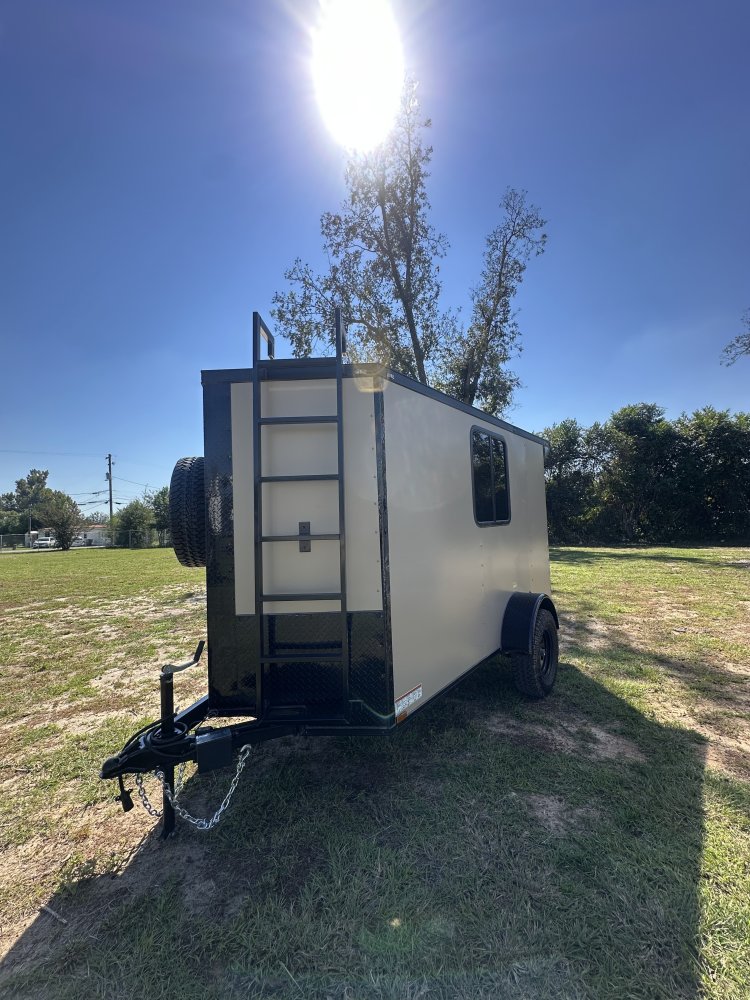 5'x10' Panther Enclosed