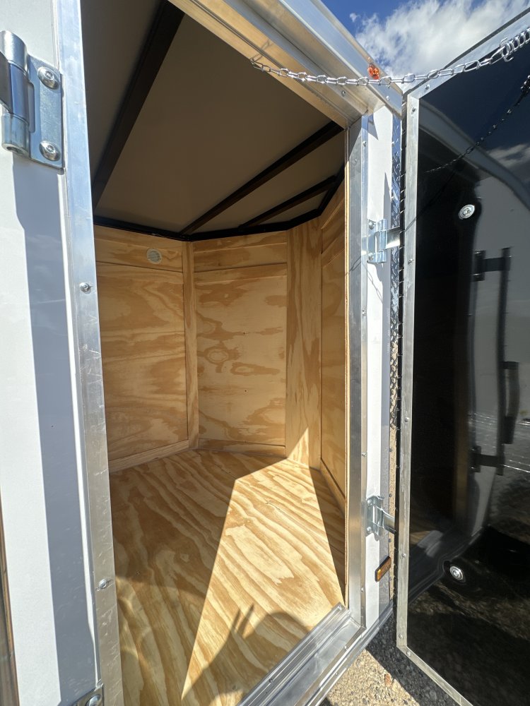 5'x8' Panther Enclosed