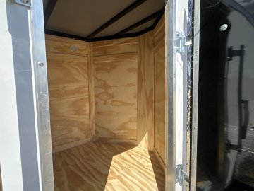 5'x8' Panther Enclosed thumbnail 5