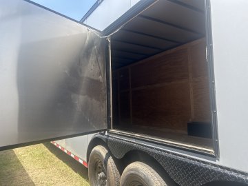 8.5'x34' Panther Enclosed thumbnail 3