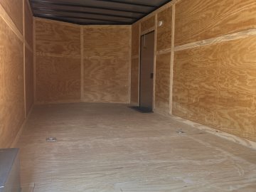 8.5'x34' Panther Enclosed thumbnail 4