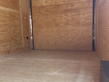 8.5'x34' Panther Enclosed thumbnail 5