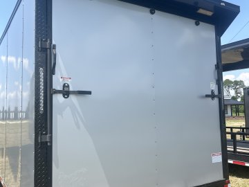 8.5'x34' Panther Enclosed thumbnail 7