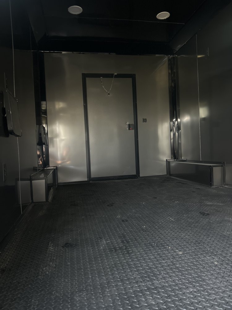 8.5'x34' Panther Enclosed