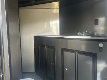 8.5'x34' Panther Enclosed thumbnail 5